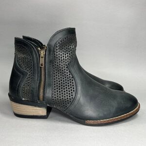 Sterling River‎ Women's Size 9 Black Perforated Leather Ankle Boots